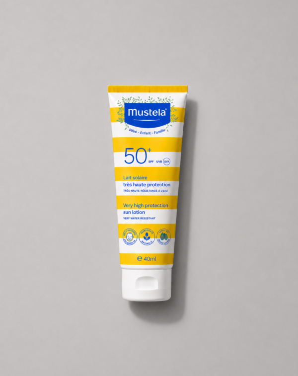 Відео товару: Дитяче сонцезахистне молочко Mustela Very High Protection Sun Lotion SPF 50+, 40 мл